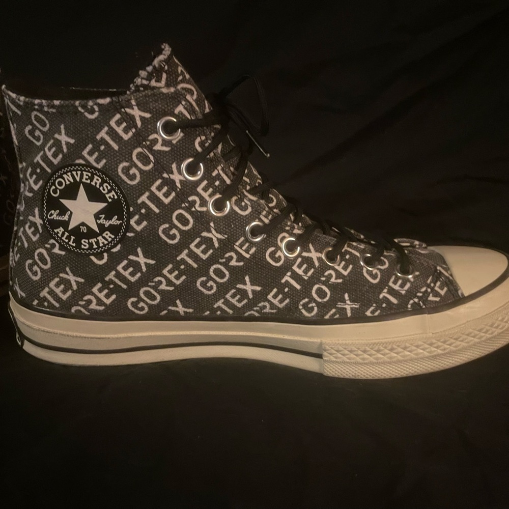 Converse all star chuck taylors men’s 9.5